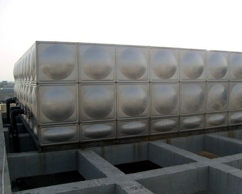 不锈钢肋板水箱是一种应用广泛的水箱，具有以下优点