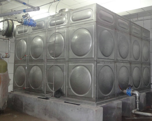 驻马店某学校32吨保温水箱项目