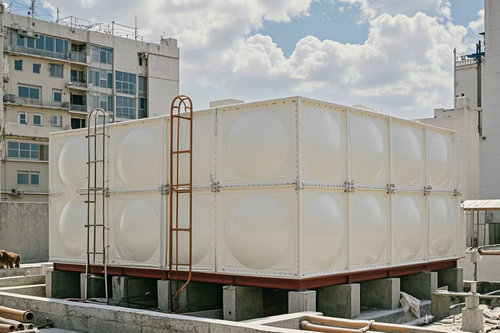 驻马店玻璃钢保温水箱需要哪些配套设备